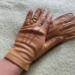 Elegant Brown Leather Gloves